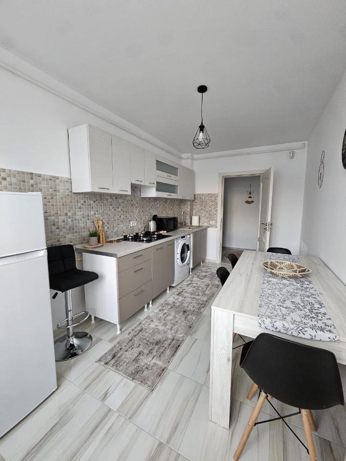 Tei Residence Piatra Neamţ Exteriör bild