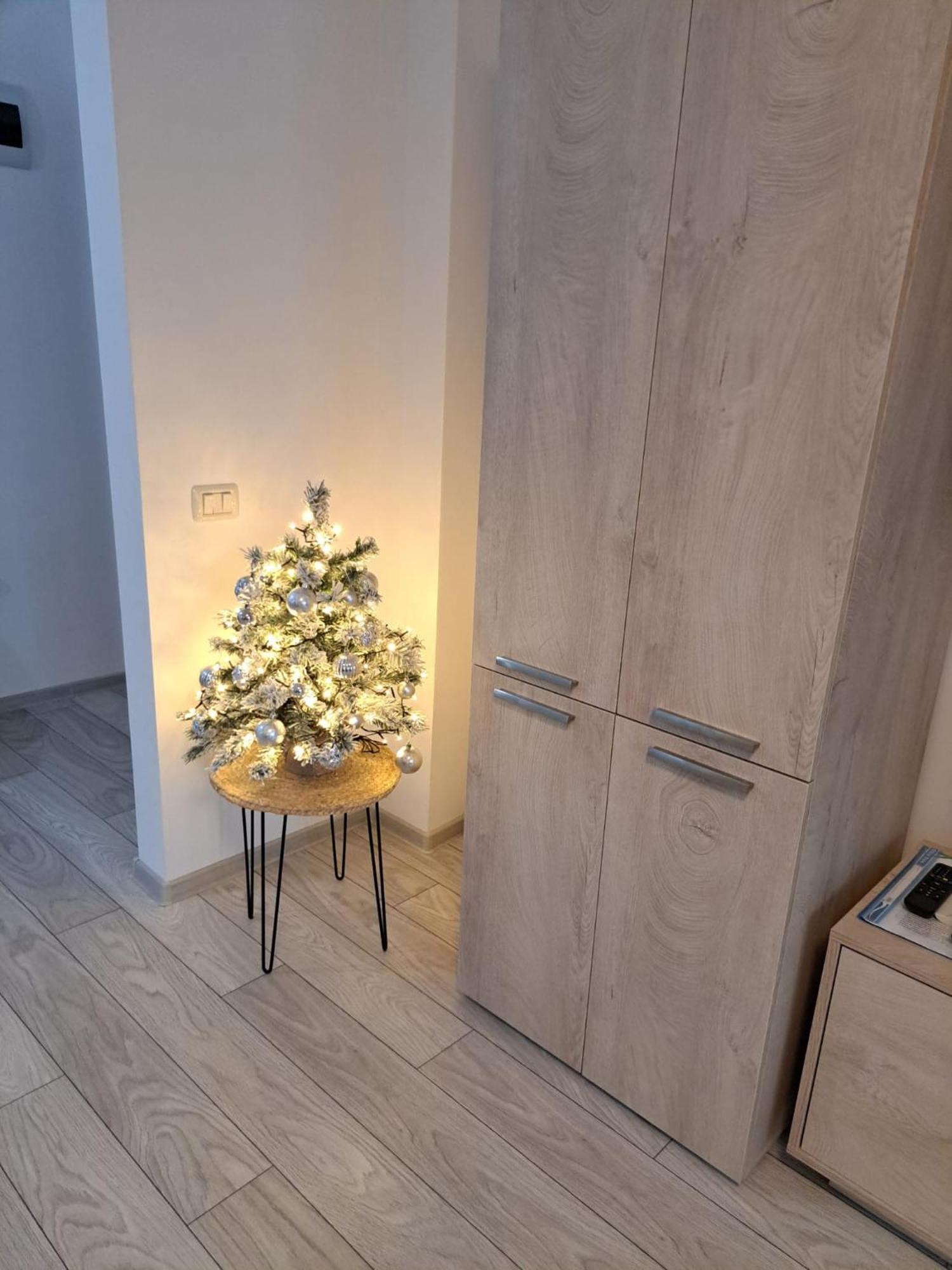 Tei Residence Piatra Neamţ Exteriör bild